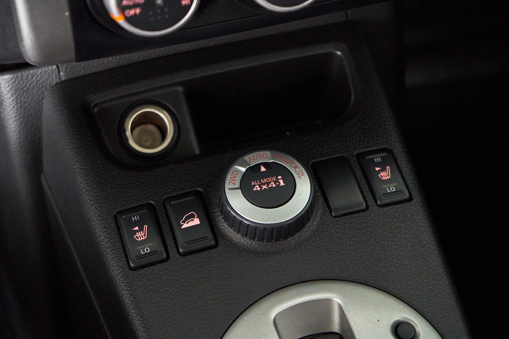 Nissan X-Trail 2011, фиолетовый