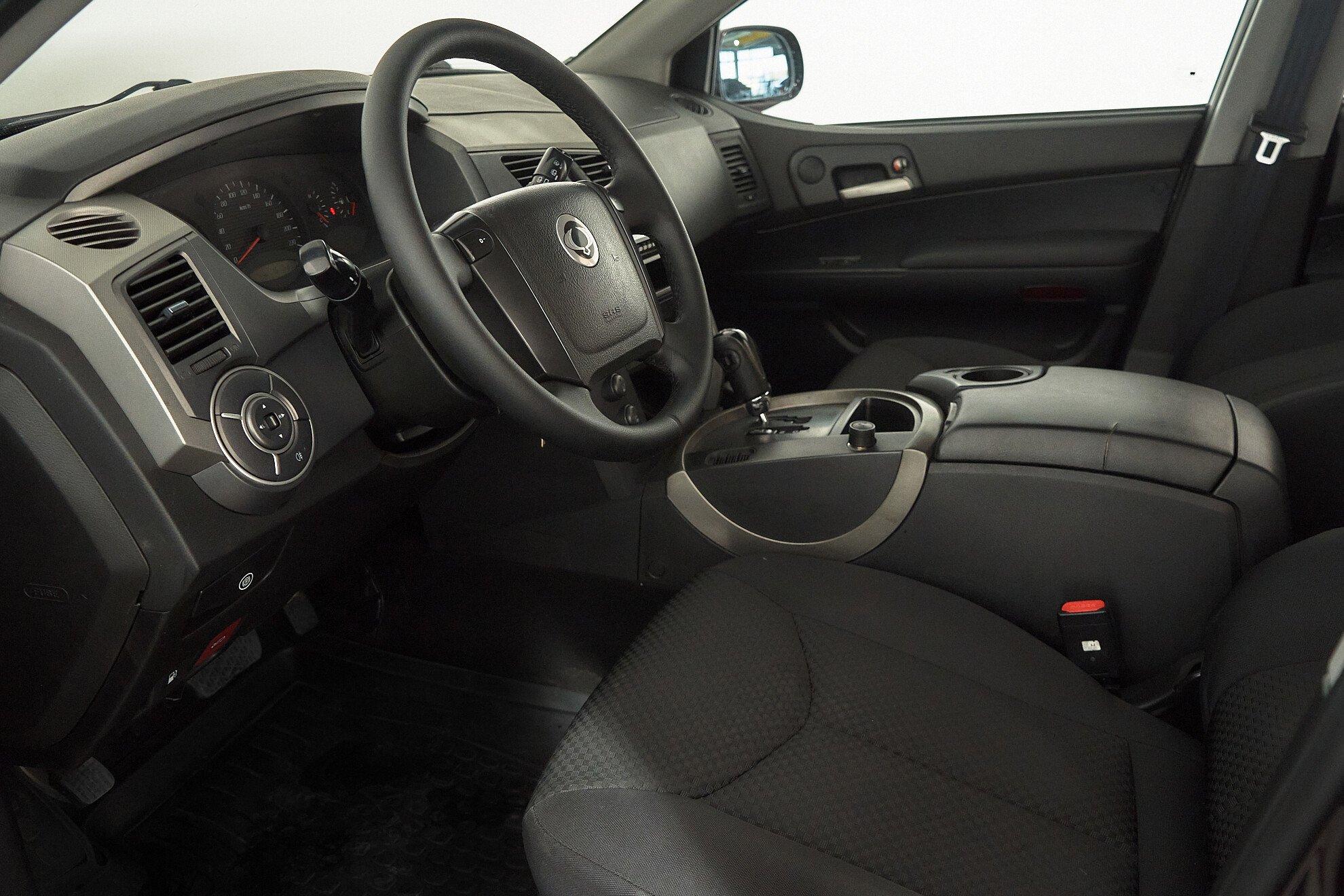 SsangYong Kyron 2011, пурпурный