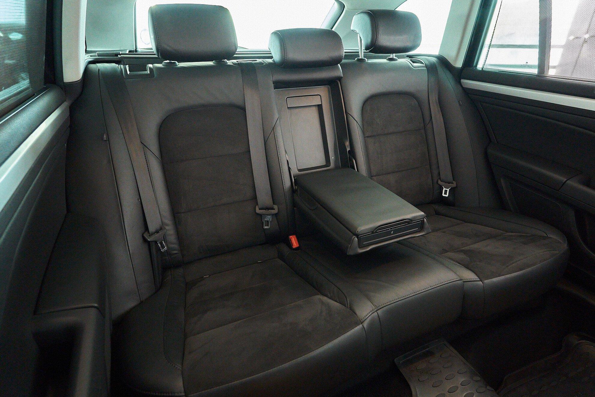 Skoda Superb 2011, черный