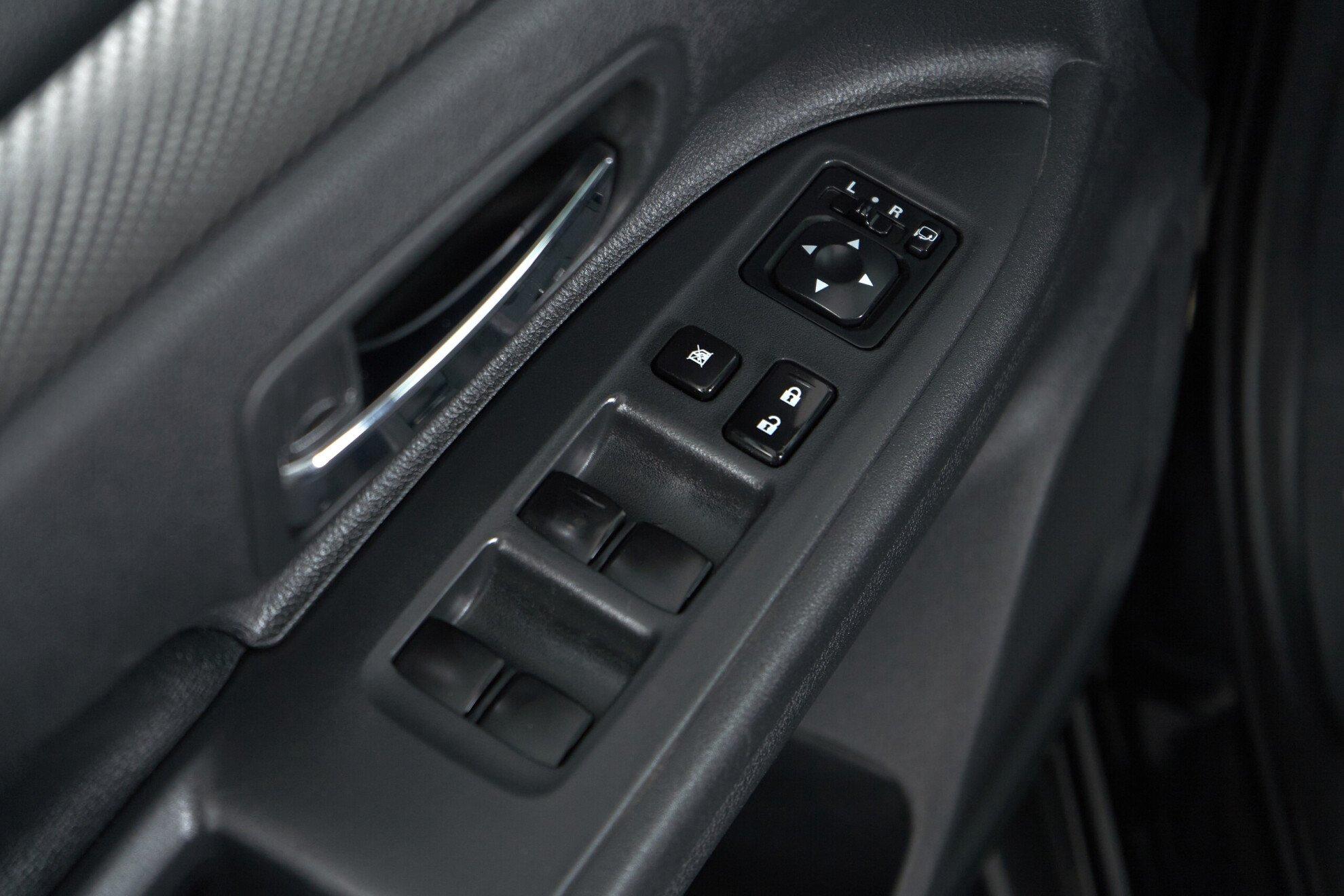 Mitsubishi Outlander 2014, черный