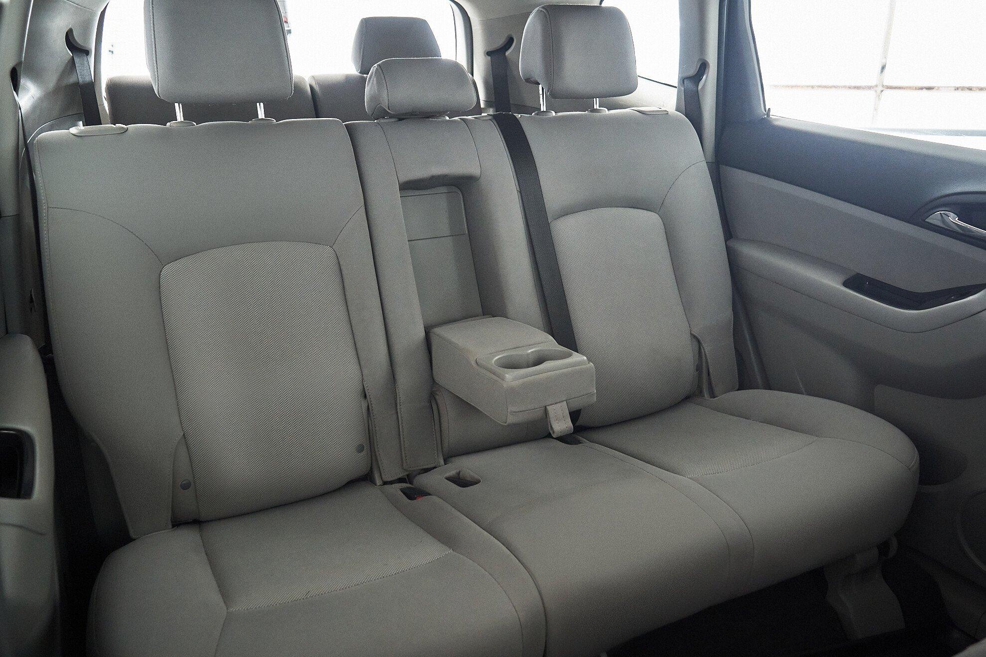 Chevrolet Orlando 2012, серебряный