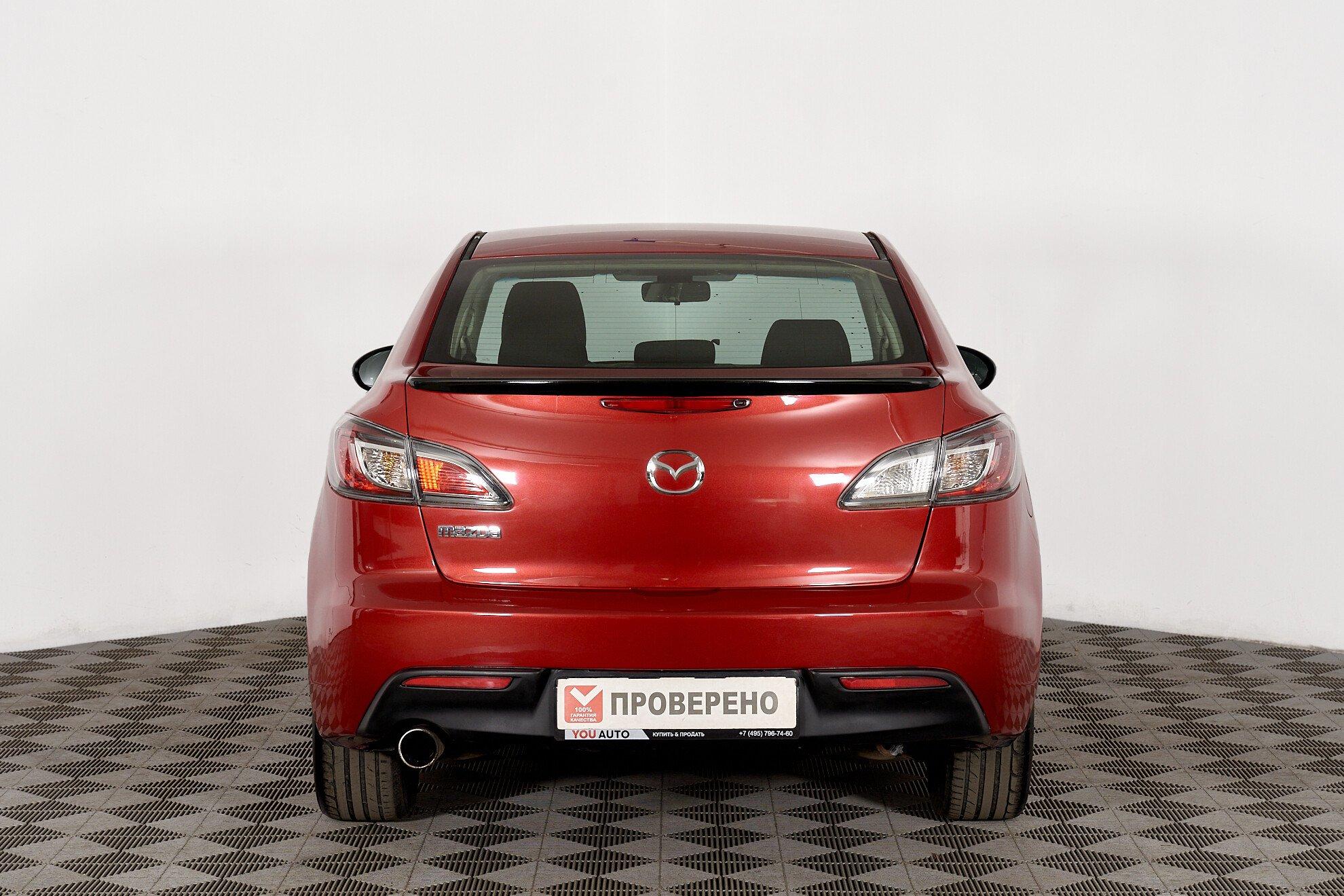 Mazda 3 2011, красный