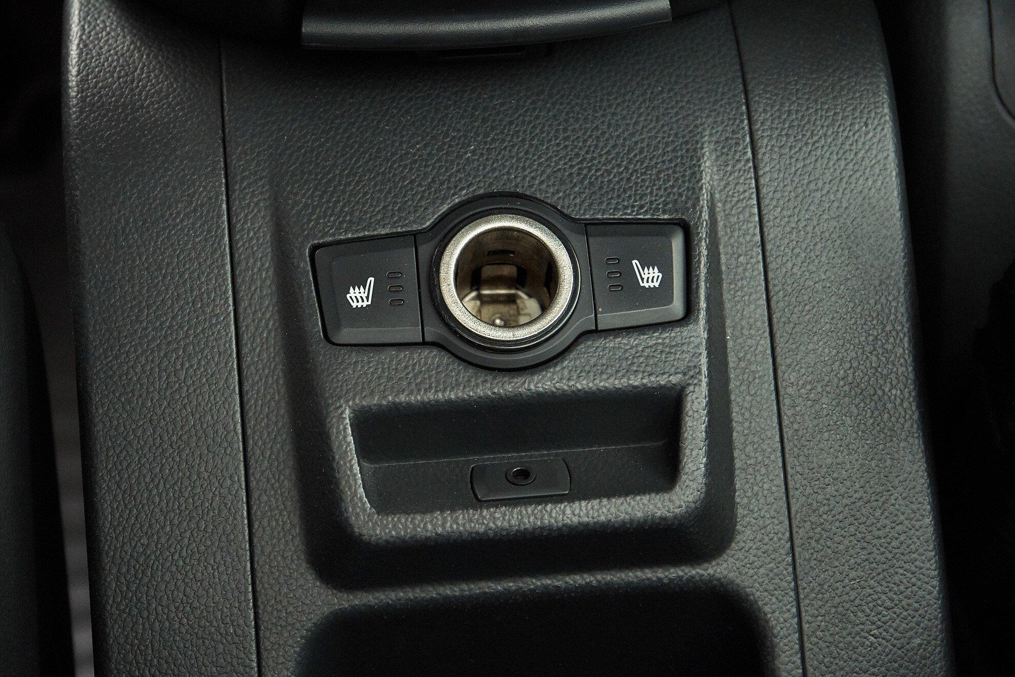 Opel Antara 2011, белый