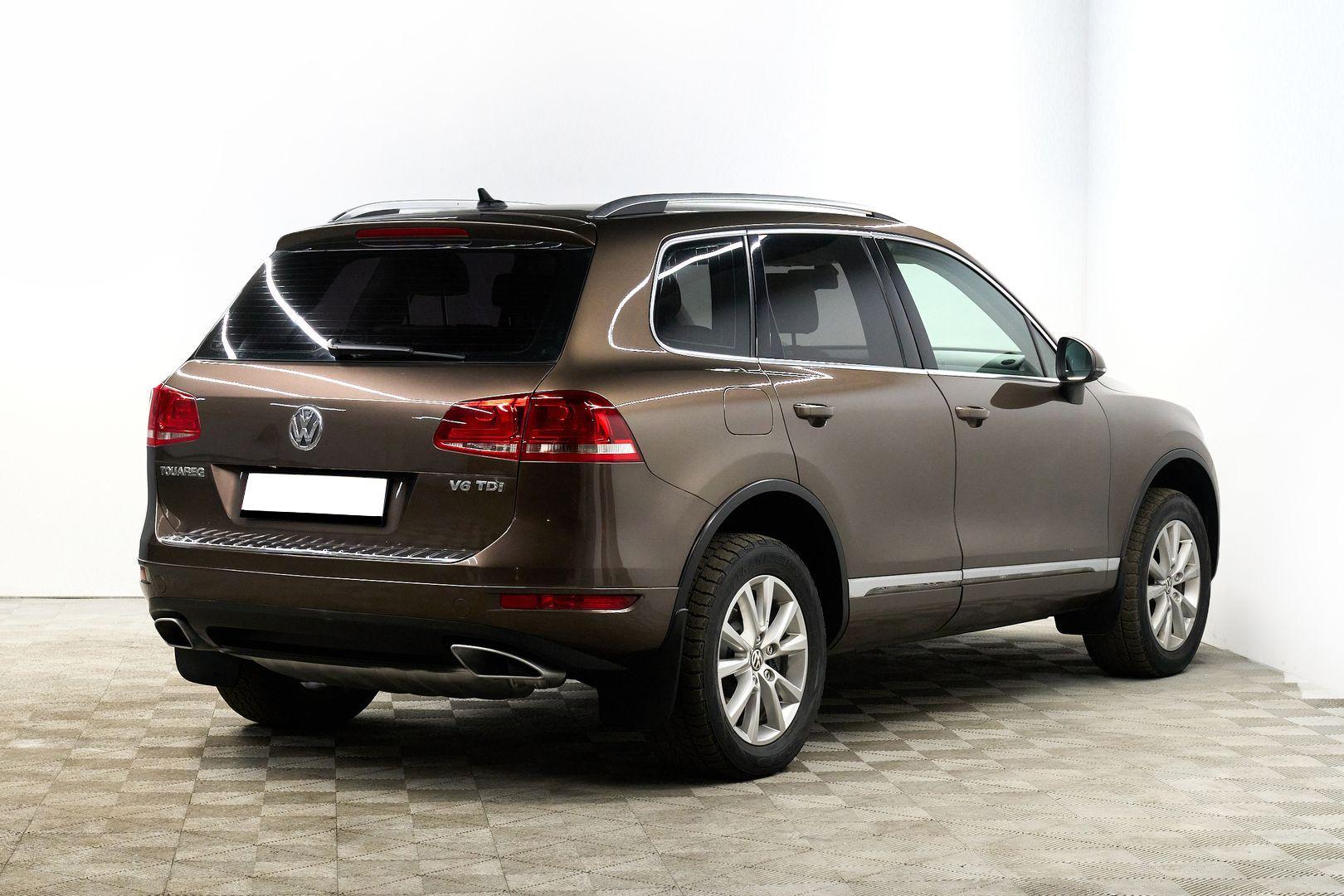 Volkswagen Touareg 2012, коричневый
