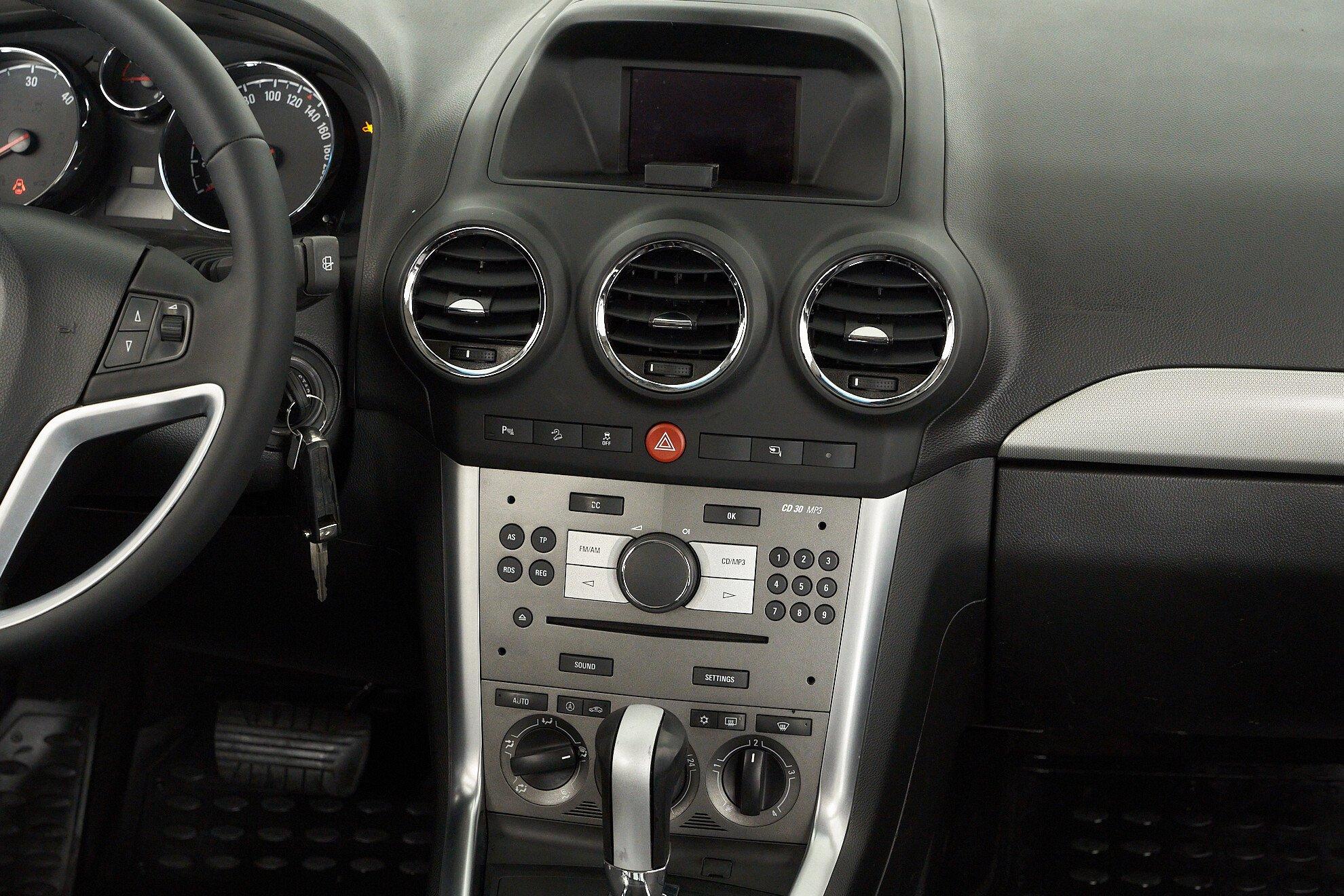 Opel Antara 2012, черный