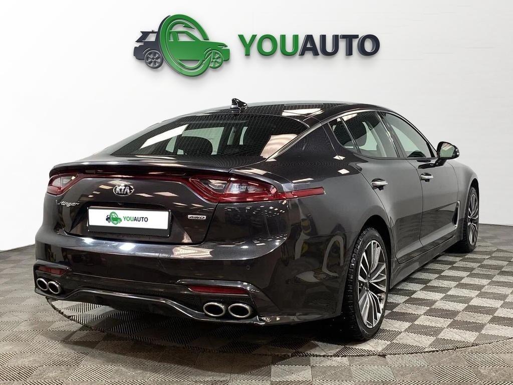 Kia Stinger 2018, коричневый