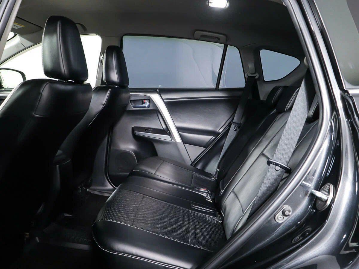 Toyota RAV4 2016, черный