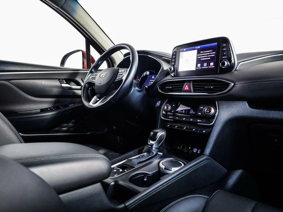 Hyundai Santa Fe 2019, красный