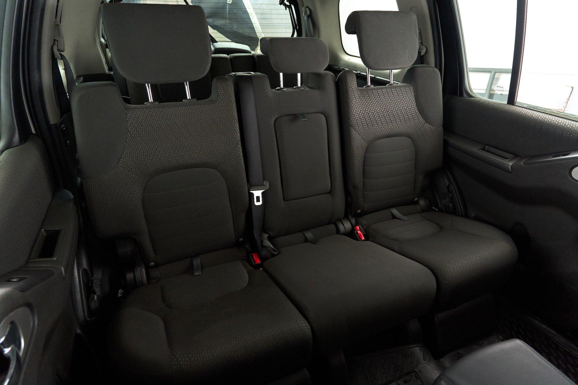 Nissan Pathfinder 2011, белый