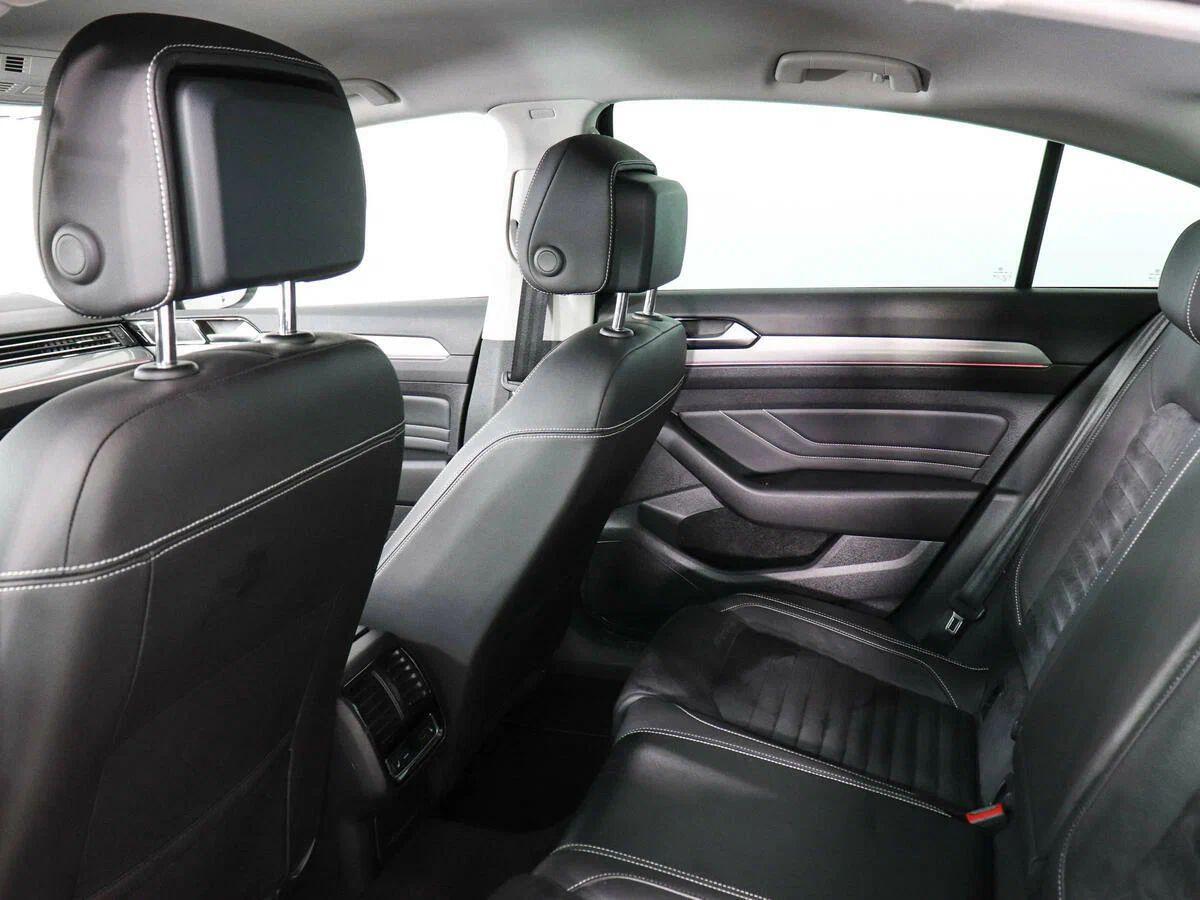 Volkswagen Passat 2020, черный