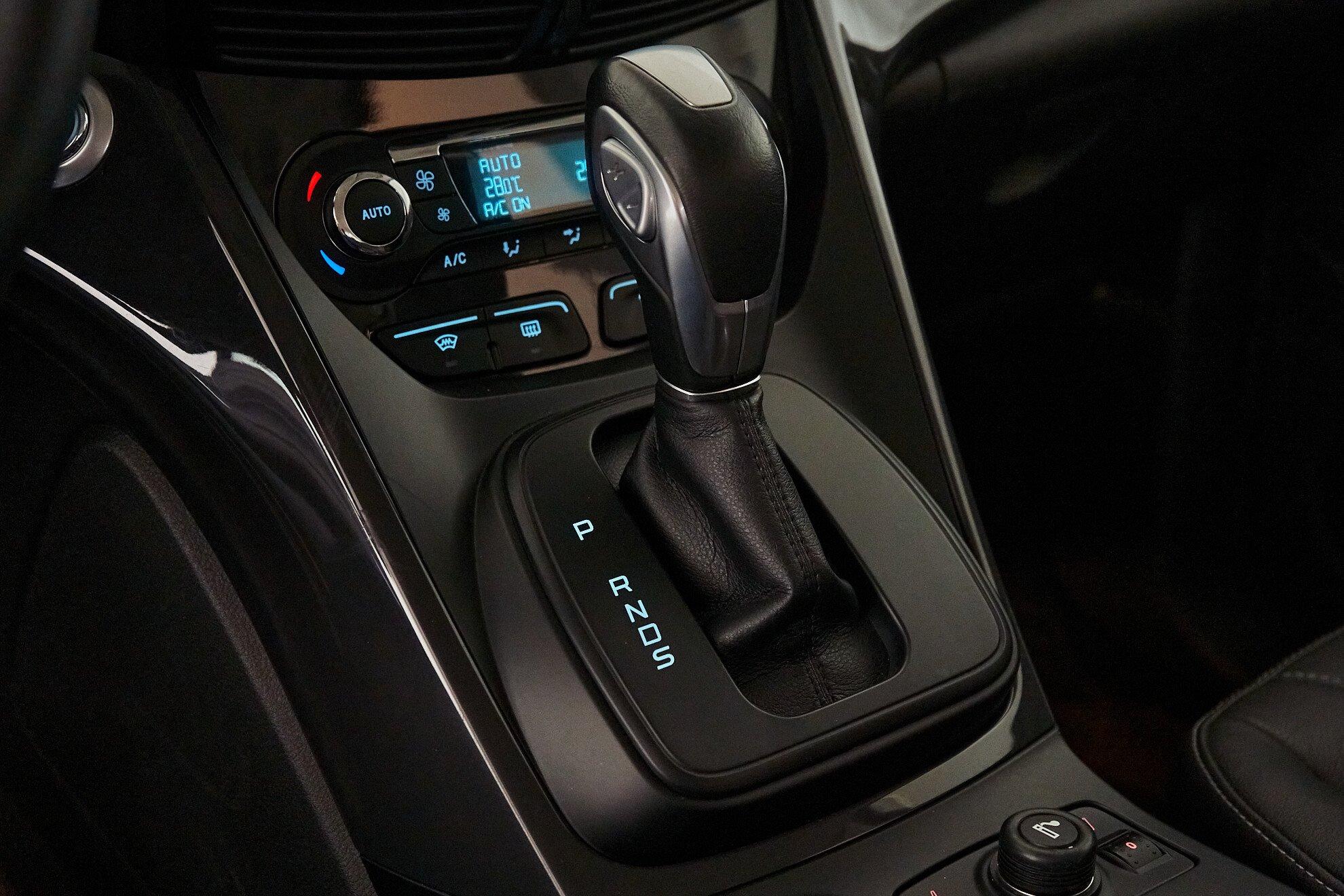 Ford Kuga 2013, коричневый