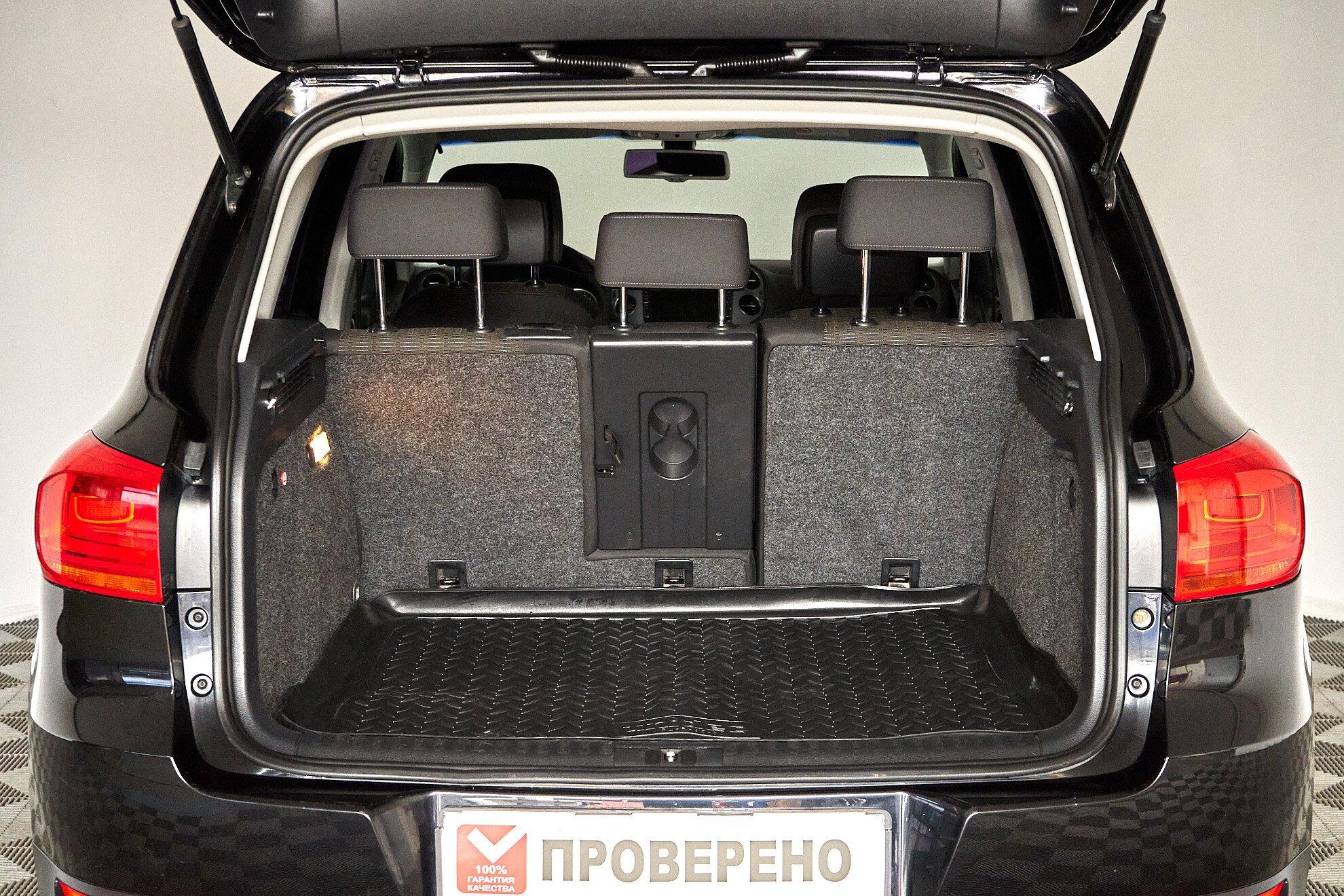 Volkswagen Tiguan 2012, черный