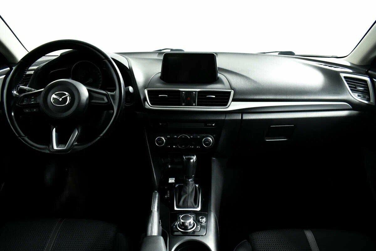 Mazda 3 2018, серебряный
