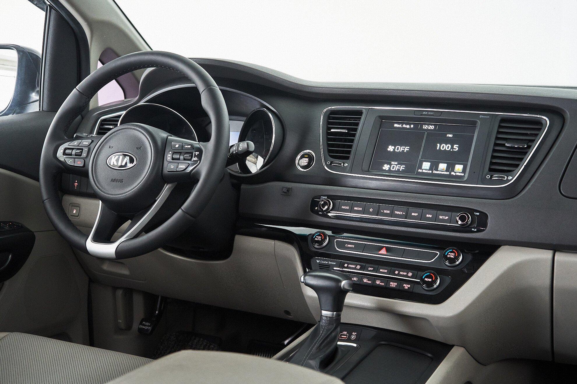 Kia Carnival 2020, черный