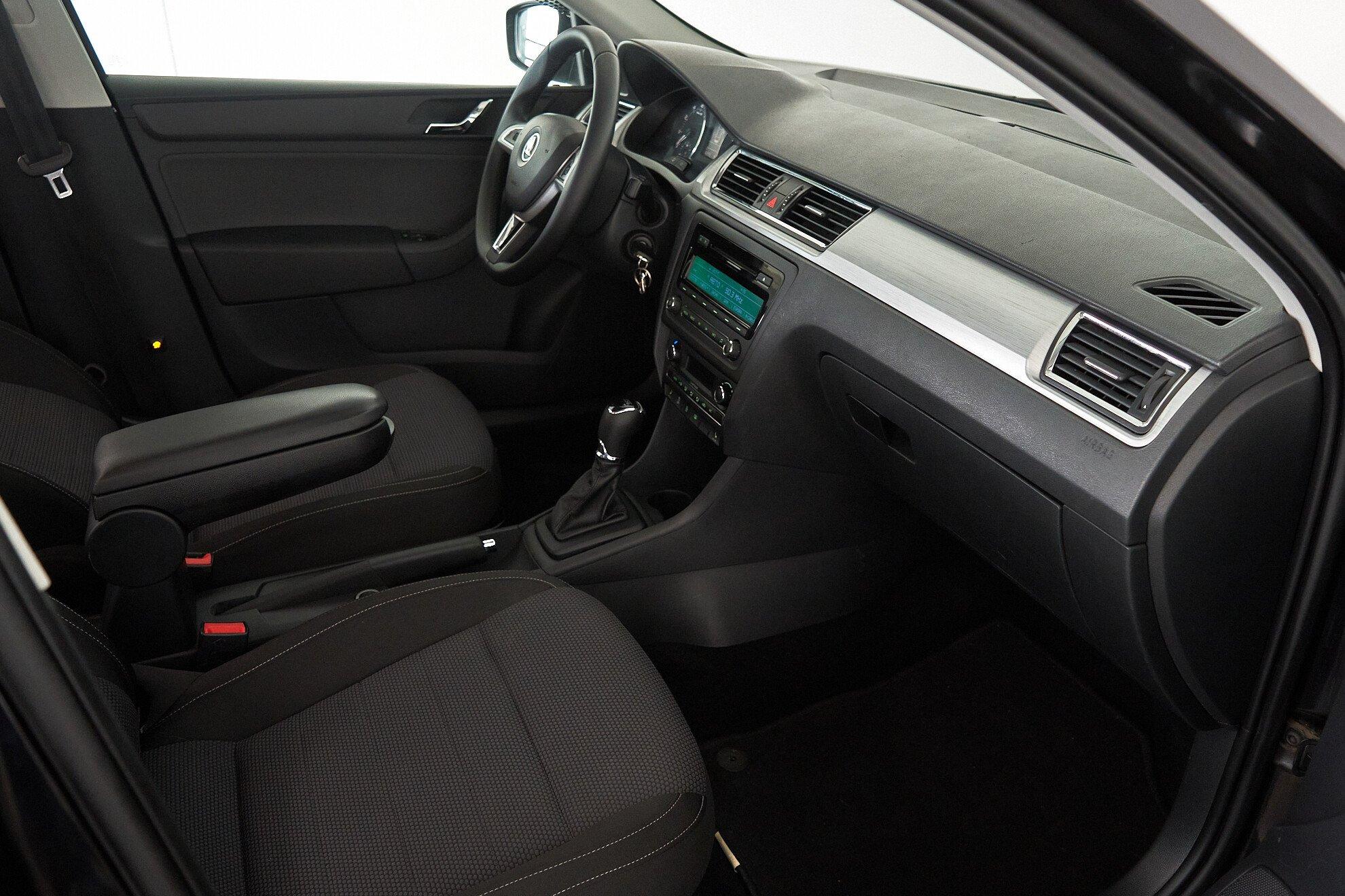 Skoda Rapid 2014, черный