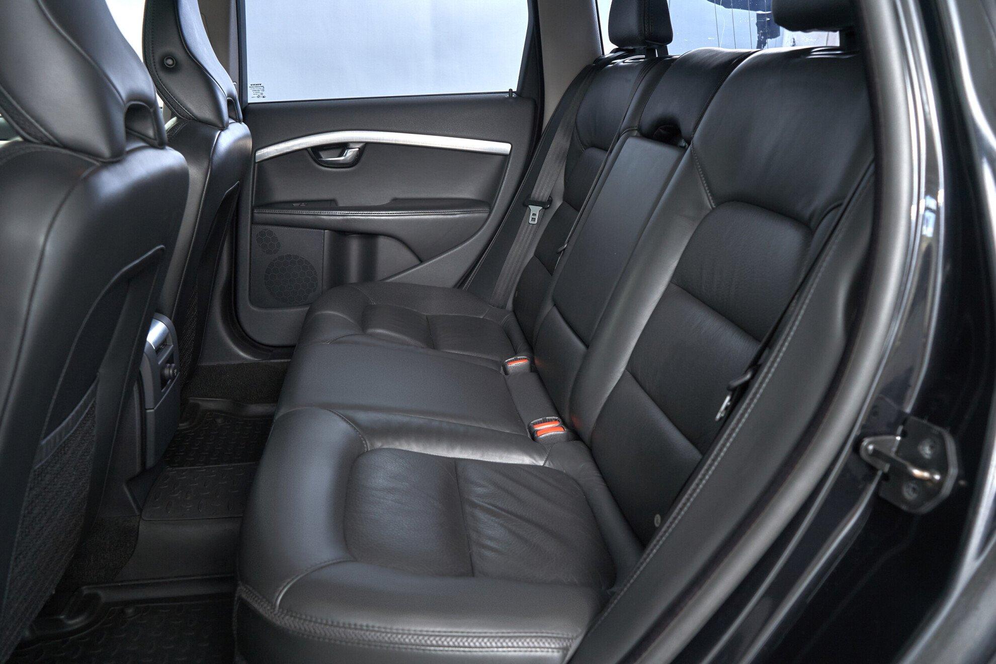 Volvo XC70 2011, черный