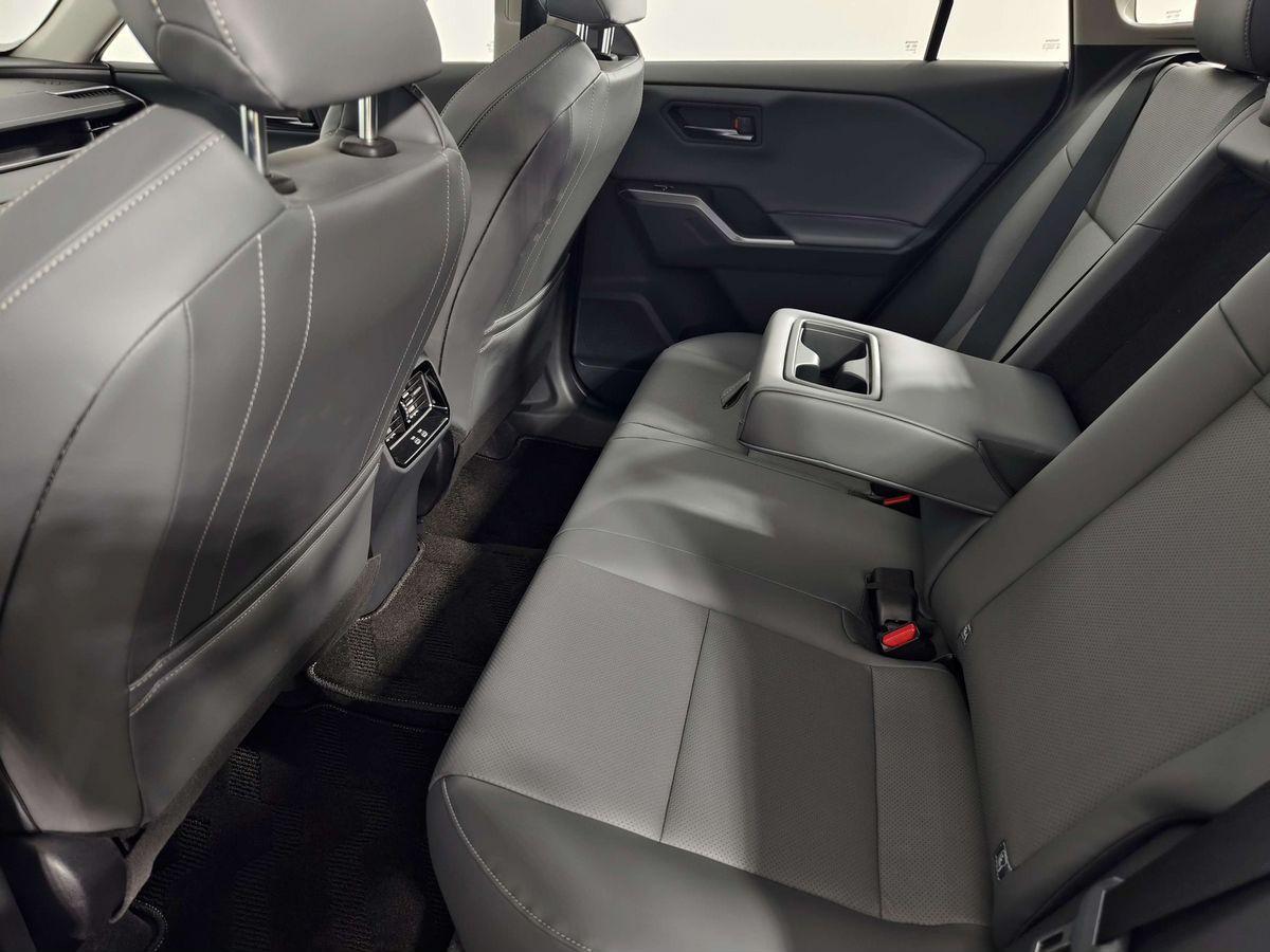 Toyota RAV4 2025, белый