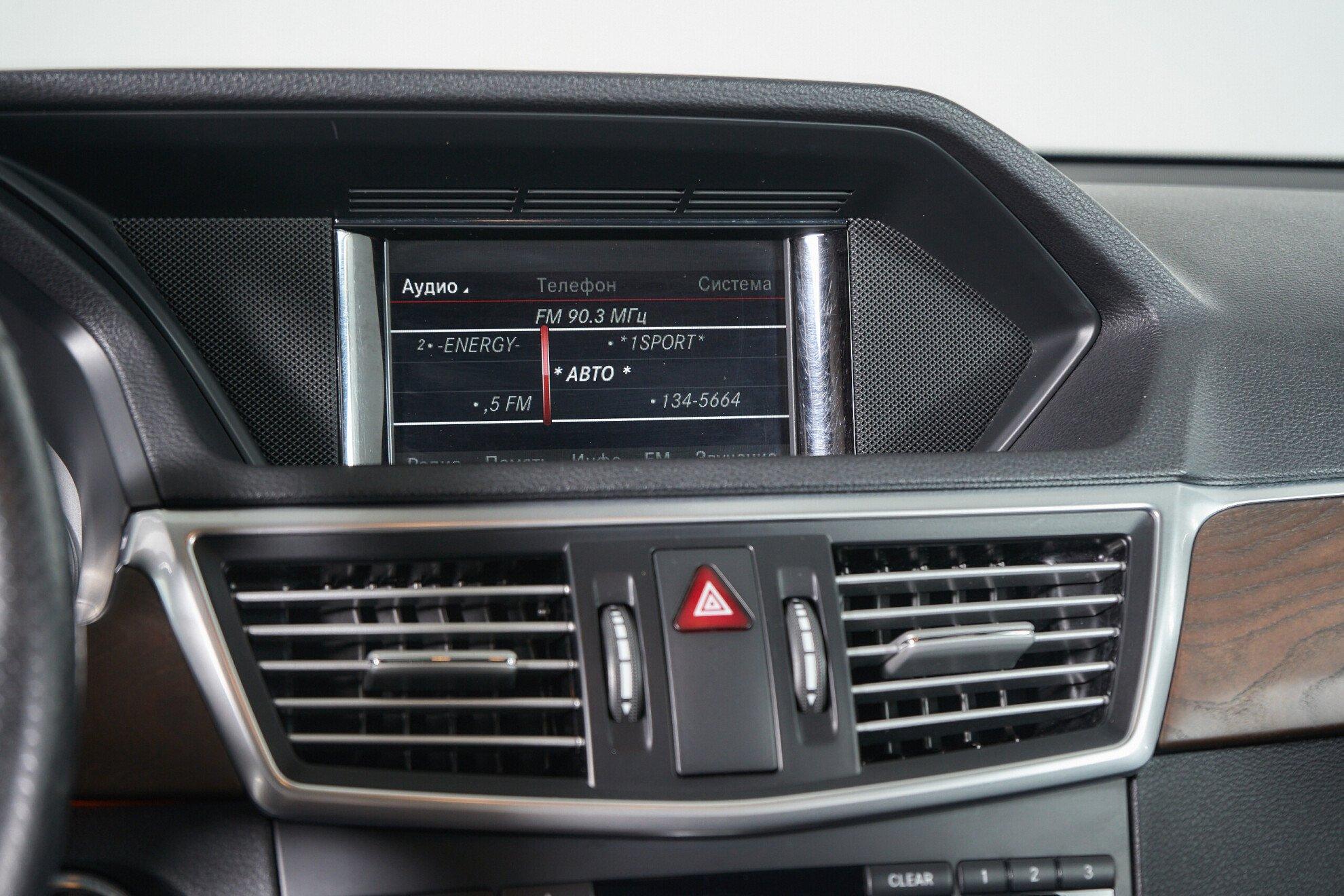 Mercedes-Benz E-Класс 2012, черный
