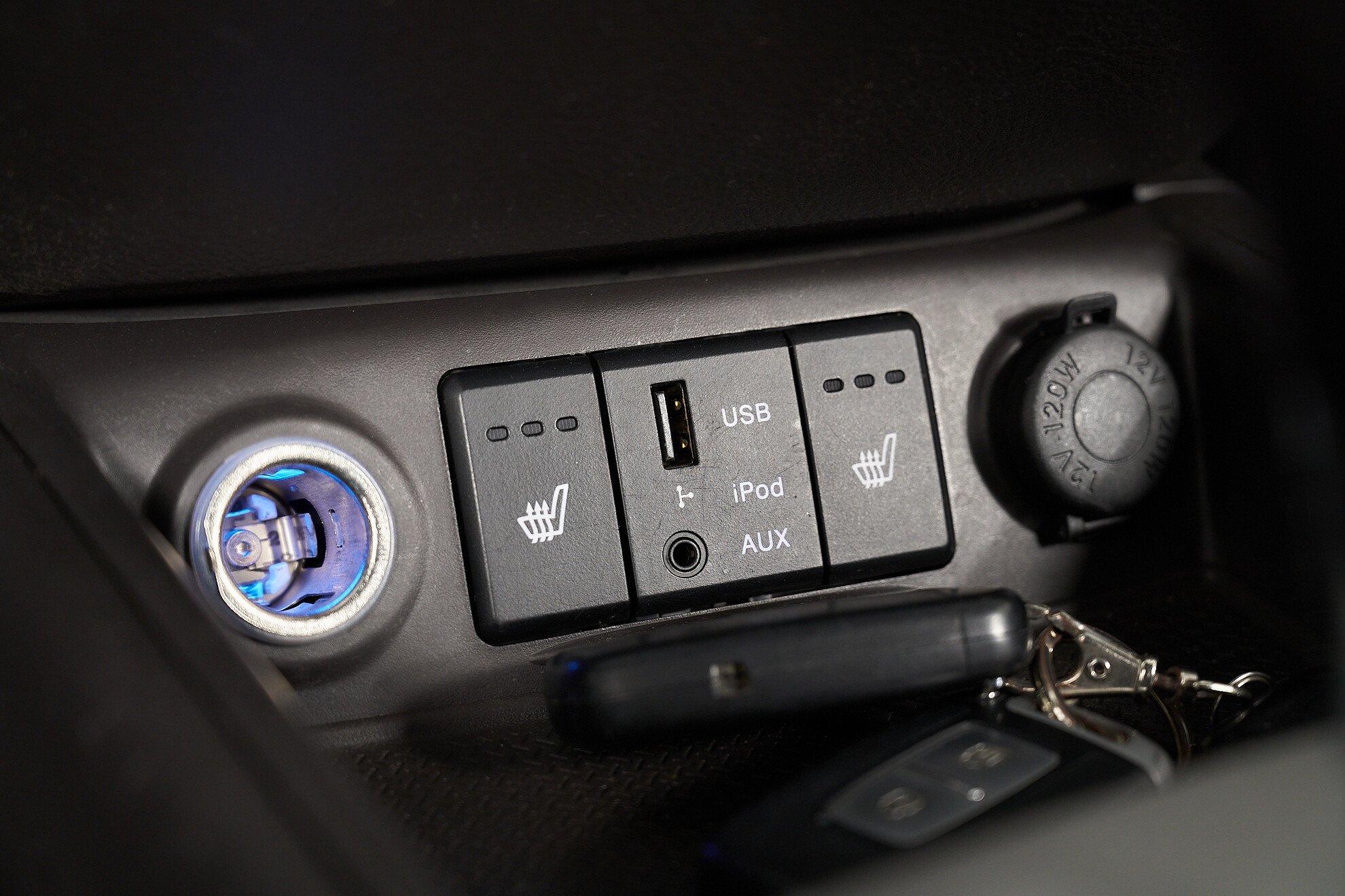 Hyundai Santa Fe 2011, серебряный