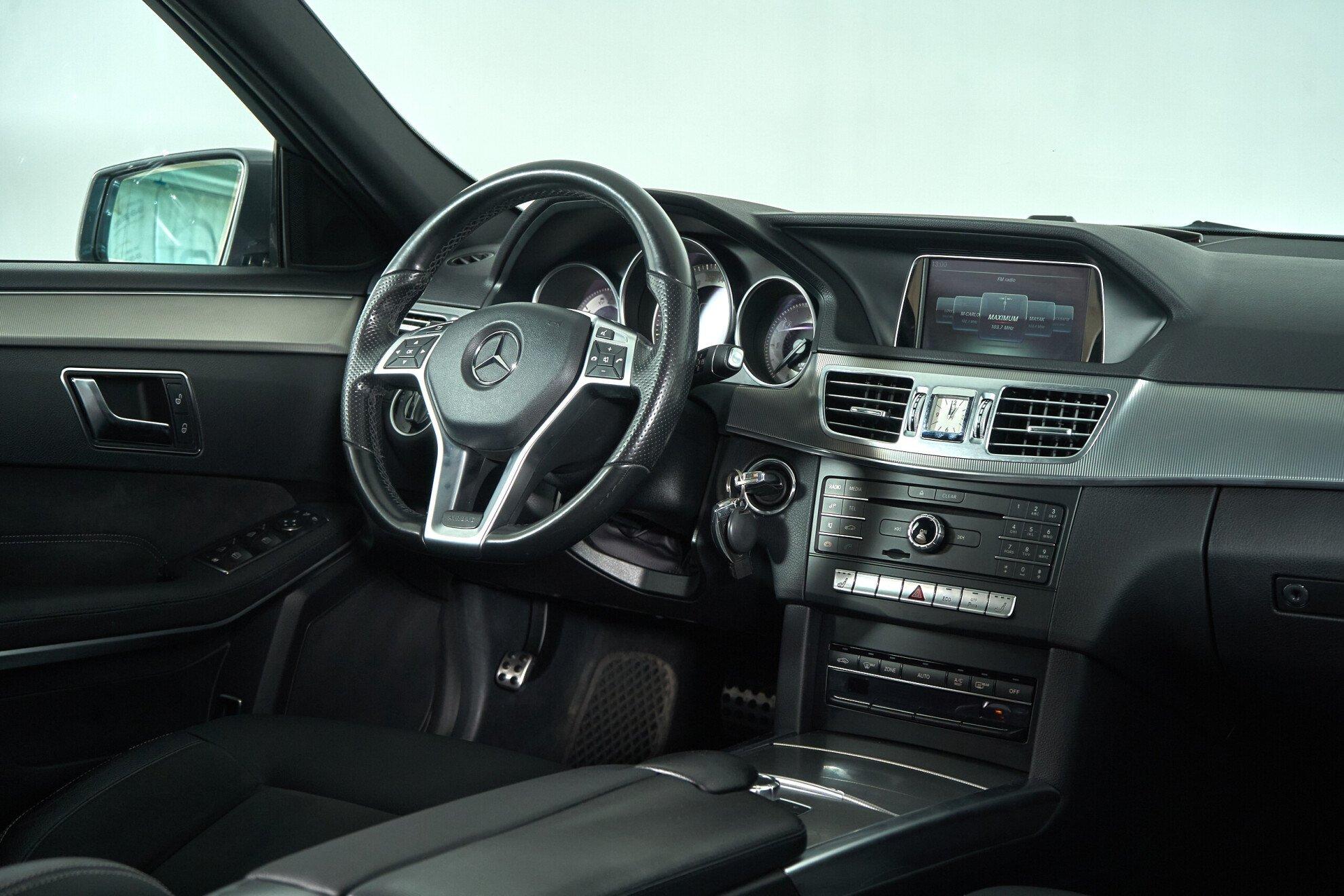 Mercedes-Benz E-Класс 2015, серый