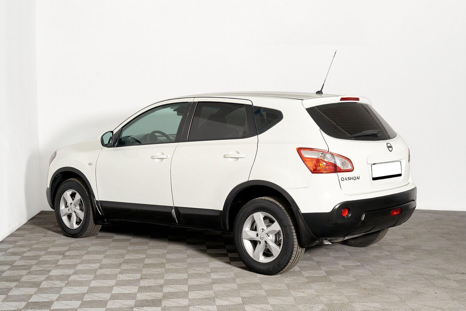 Nissan Qashqai 2012, белый