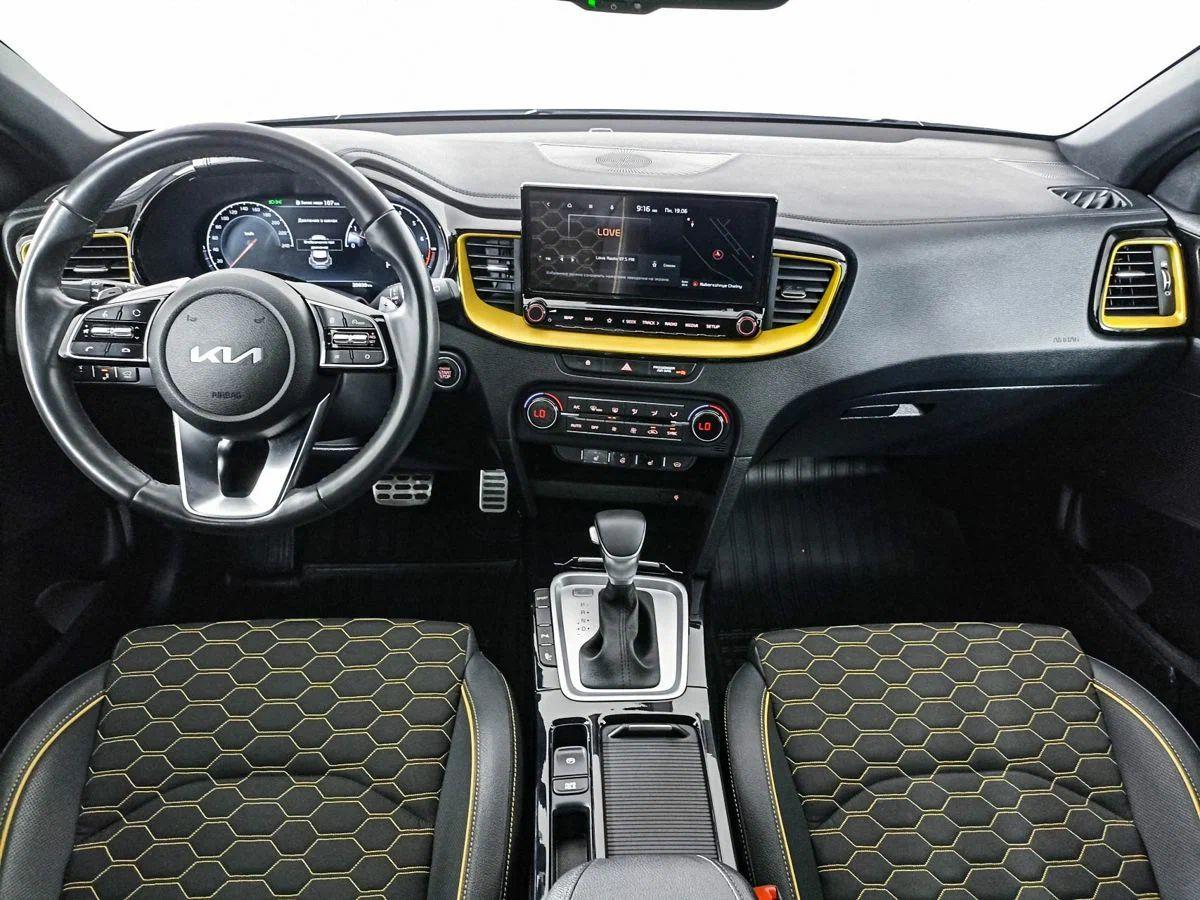 Kia XCeed 2021, белый