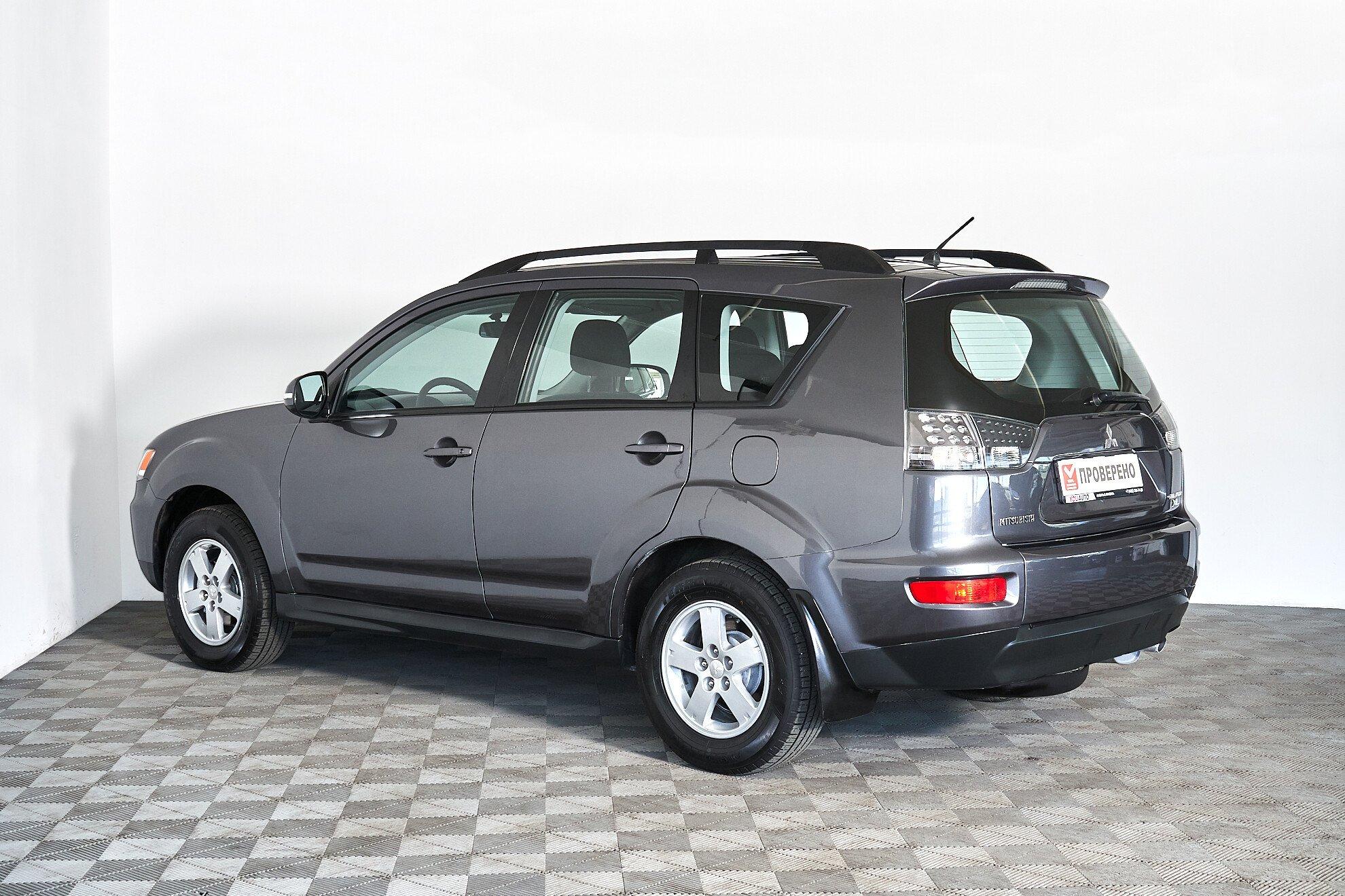 Mitsubishi Outlander 2011, серый
