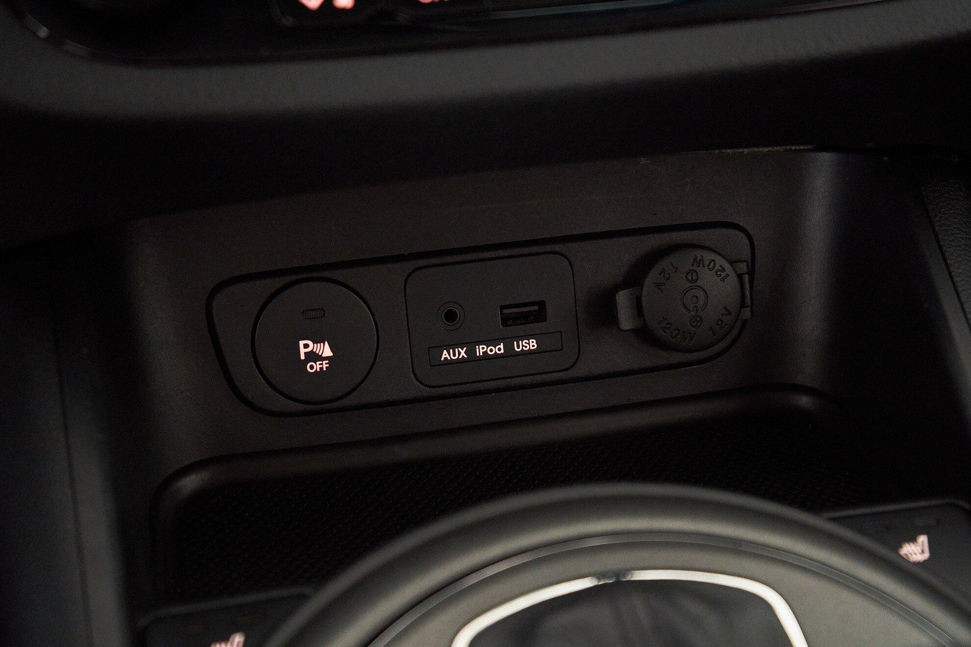 Kia Sportage 2011, оранжевый