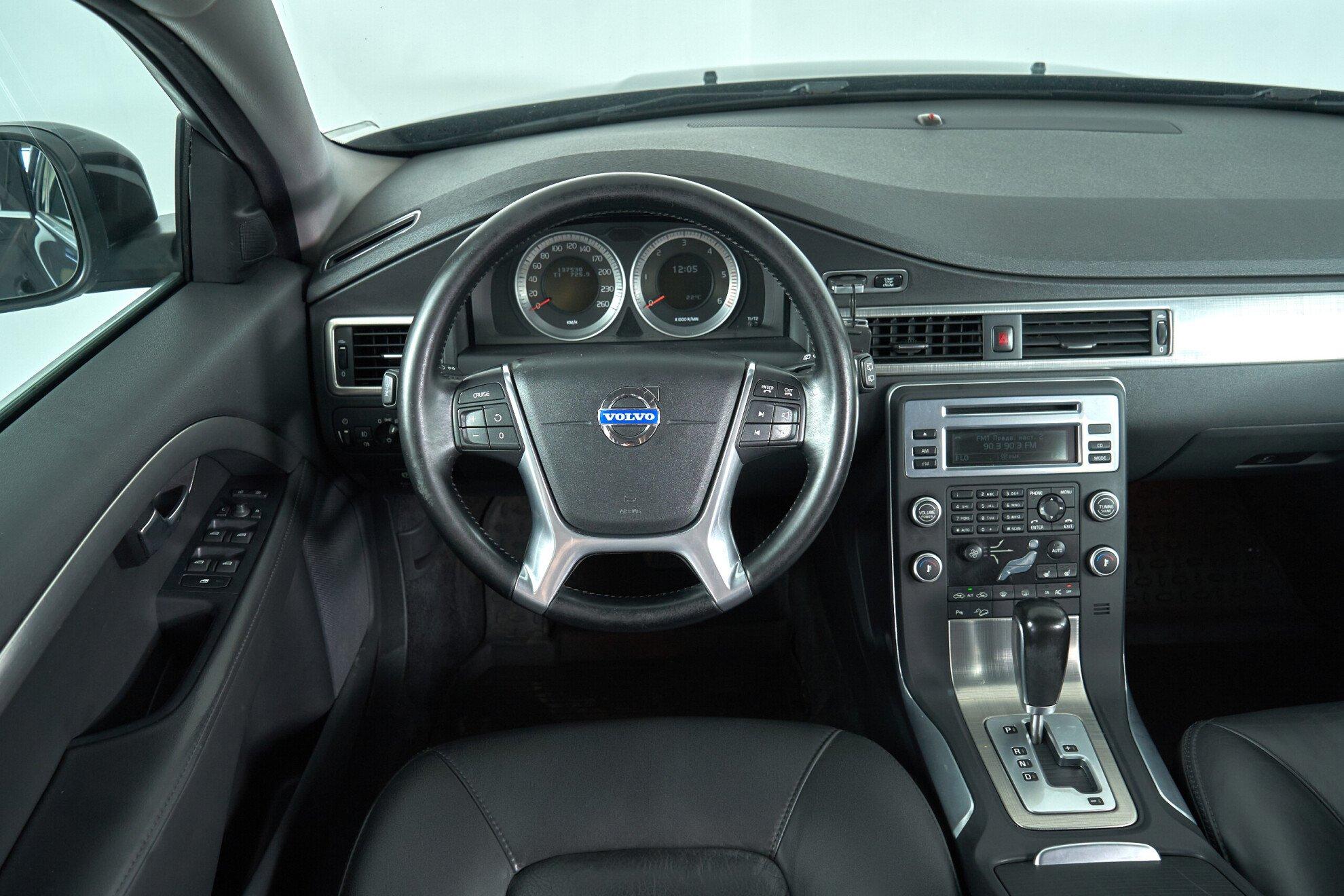 Volvo XC70 2011, черный