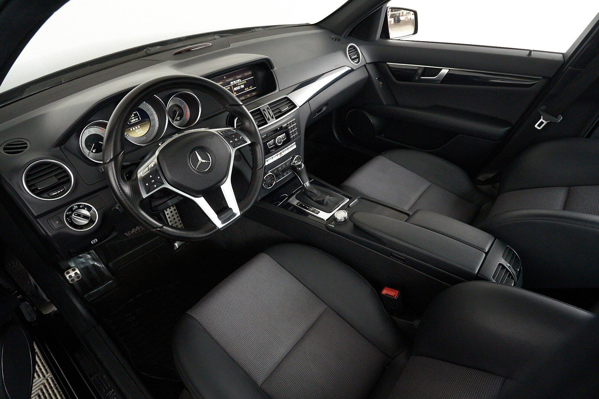 Mercedes-Benz C-Класс 2011, черный