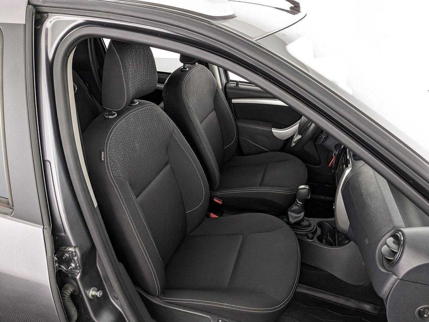 Nissan Terrano 2018, серый