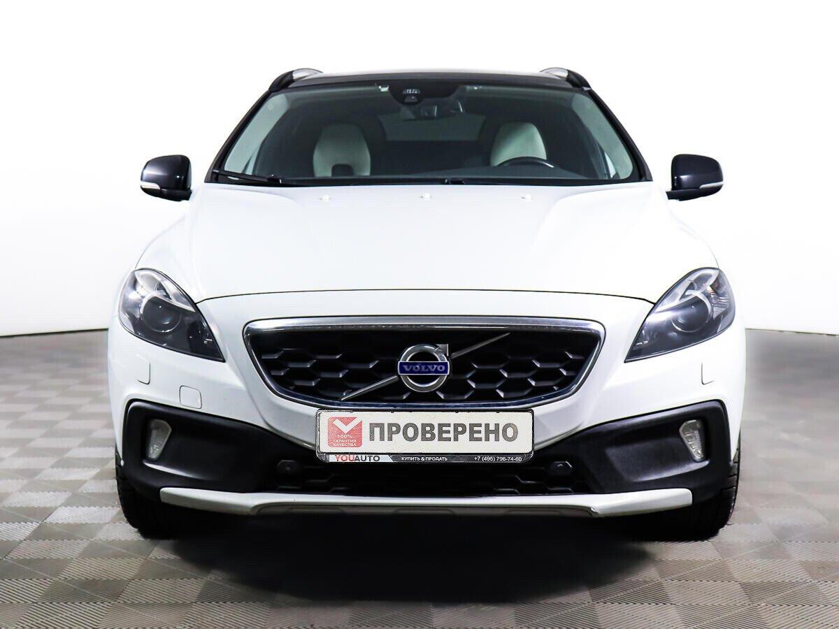 Volvo V40 Cross Country 2015, белый