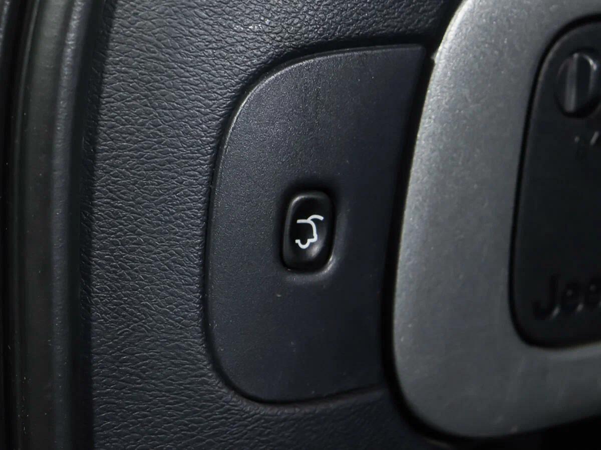 Jeep Cherokee 2018, белый