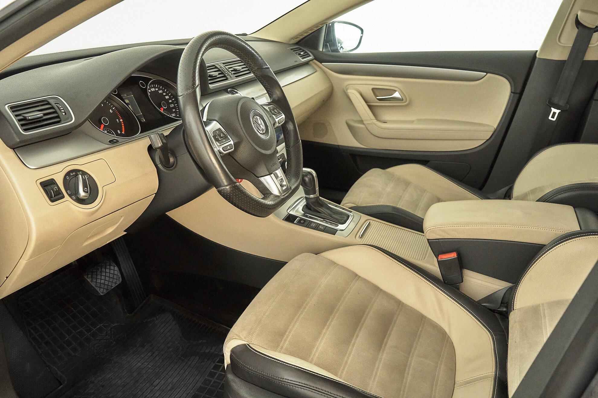 Volkswagen Passat CC 2011, серый