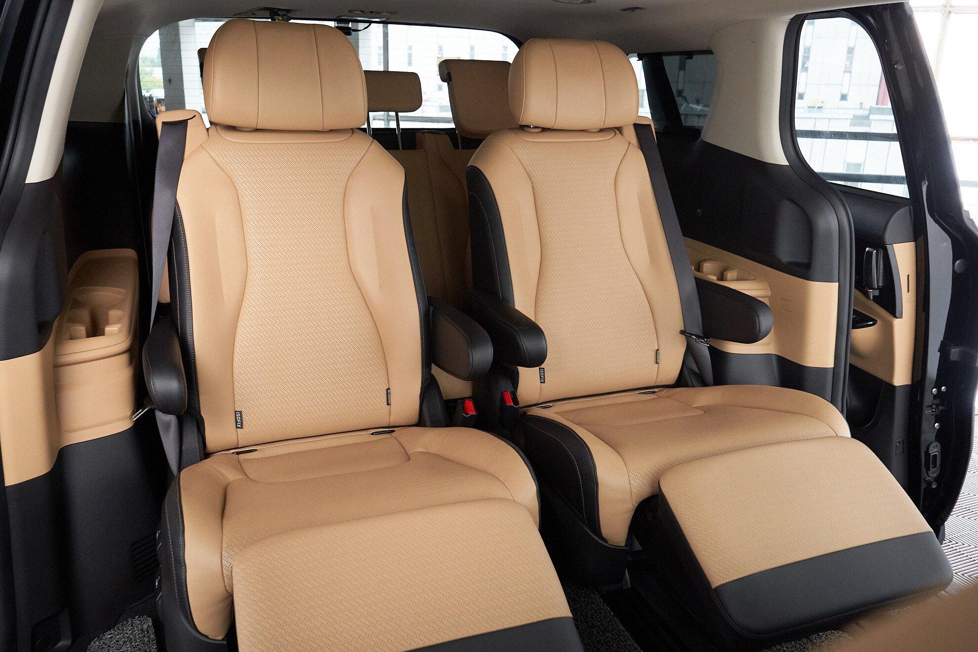 Kia Carnival 2022, черный