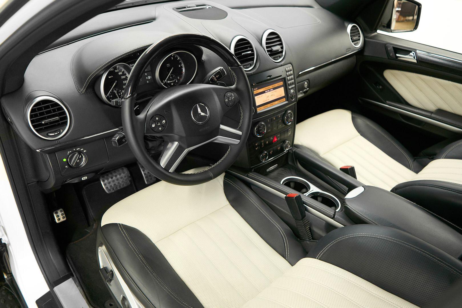 Mercedes-Benz GL-Класс 2012, белый