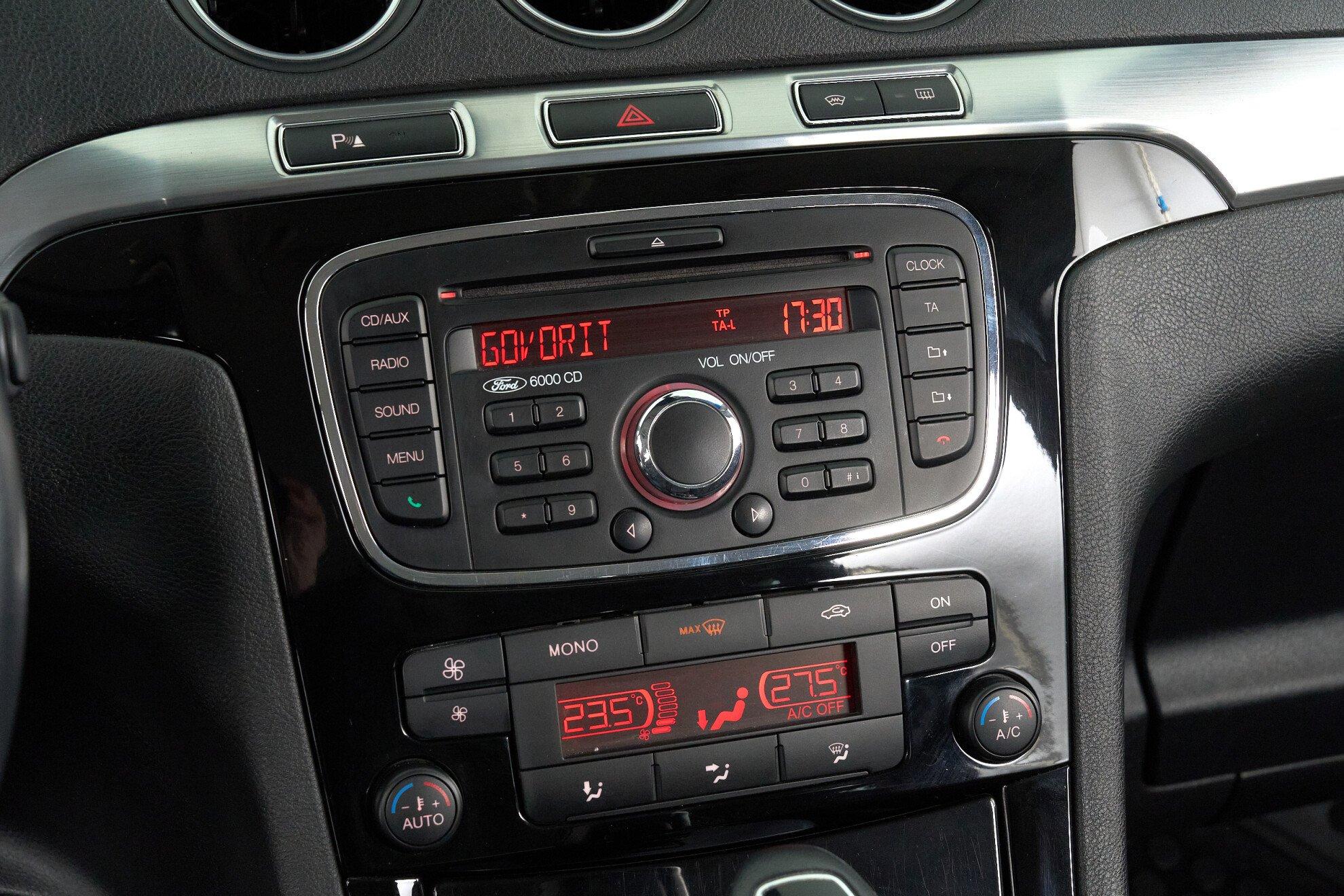 Ford S-MAX 2013, белый