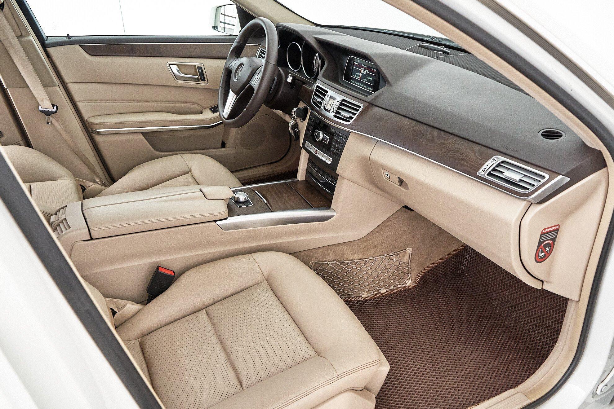 Mercedes-Benz E-Класс 2013, белый
