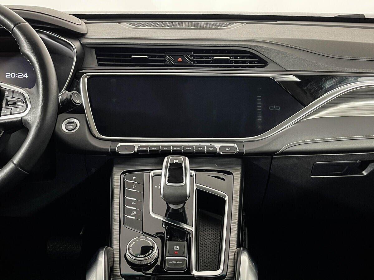 Geely Atlas Pro 2021, белый