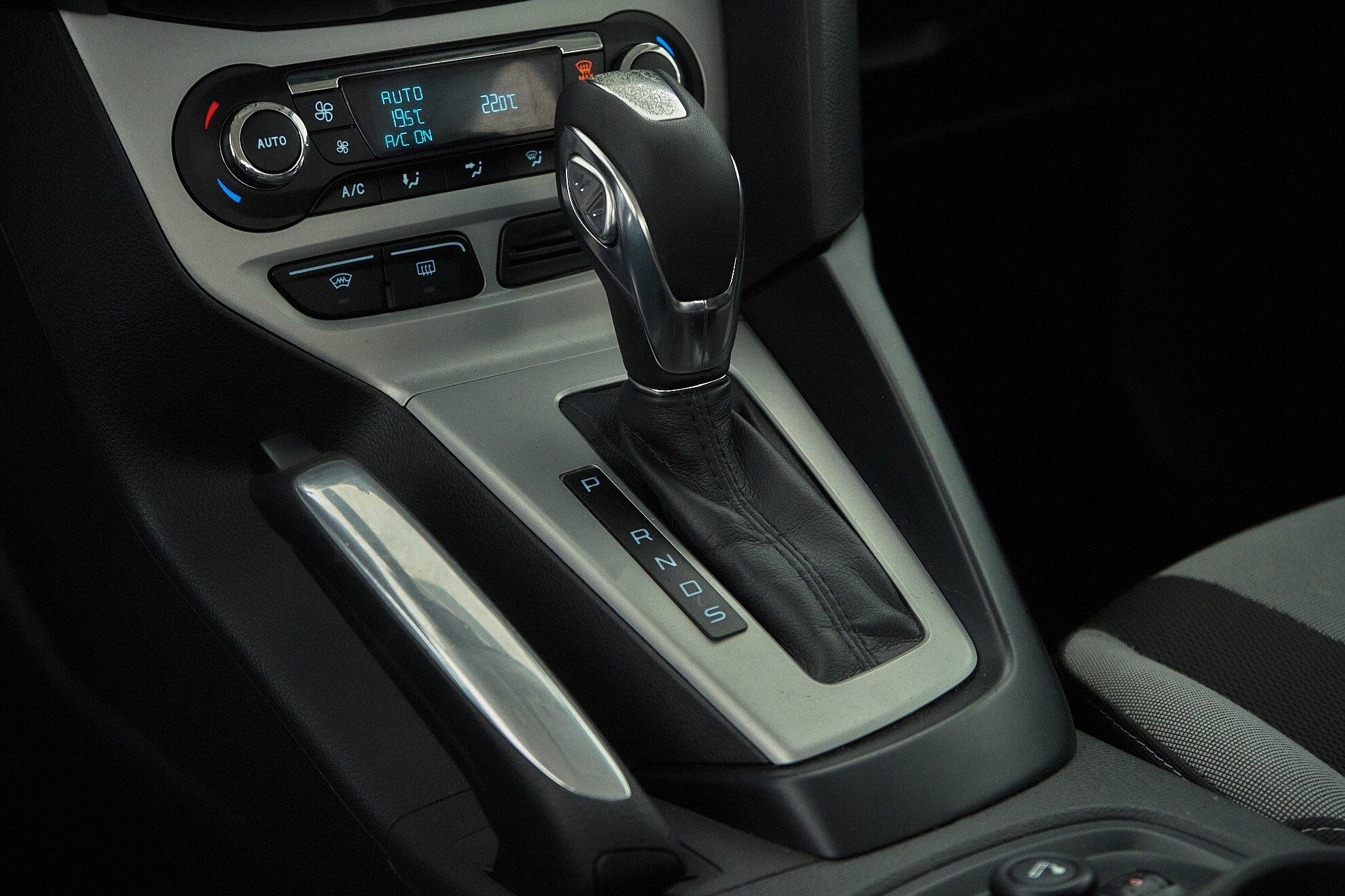 Ford Focus 2015, коричневый