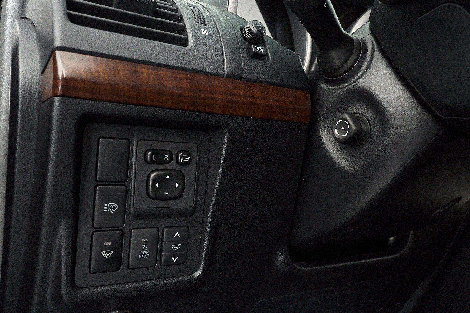 Toyota Land Cruiser Prado 2011, серый