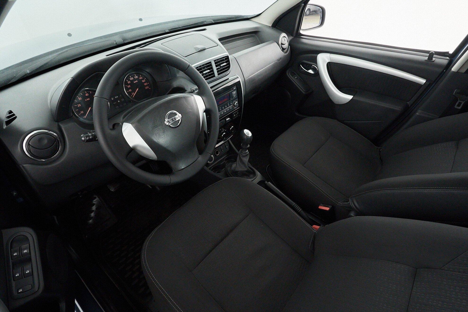 Nissan Terrano 2014, синий