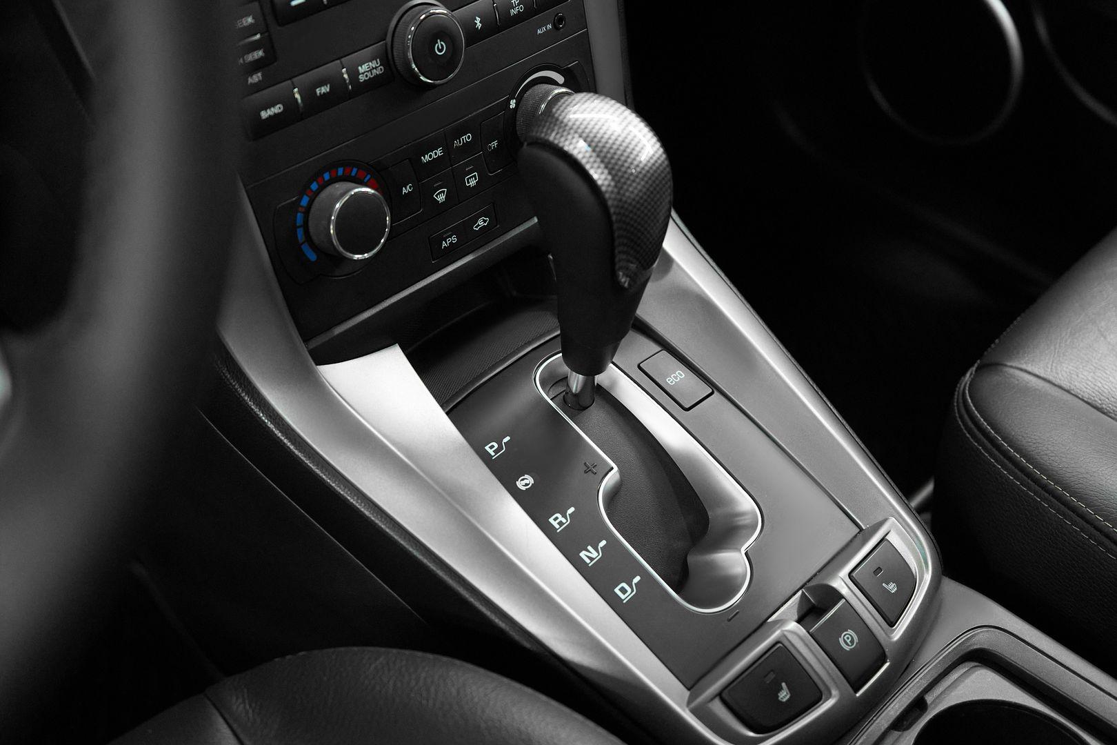 Chevrolet Captiva 2012, белый