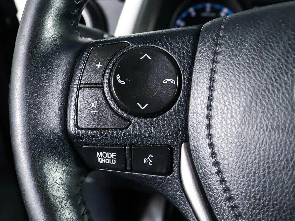 Toyota RAV4 2016, черный