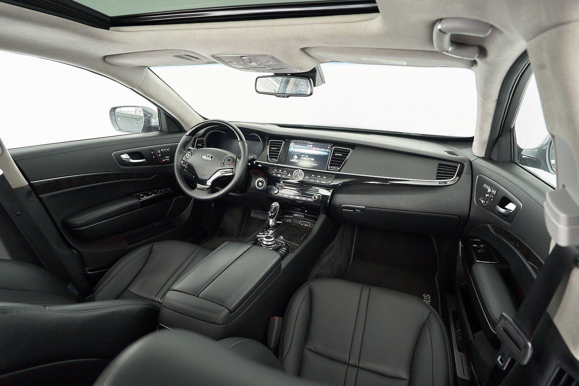 Kia Quoris 2017, серый