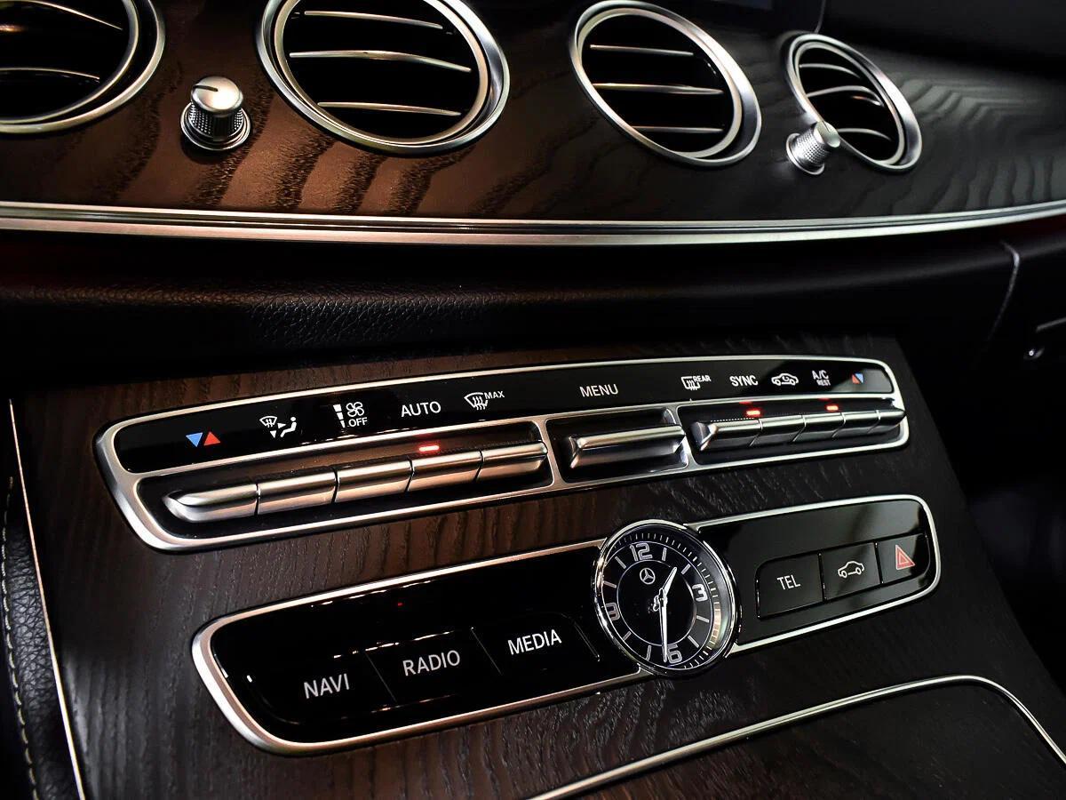Mercedes-Benz E-Класс 2016, черный