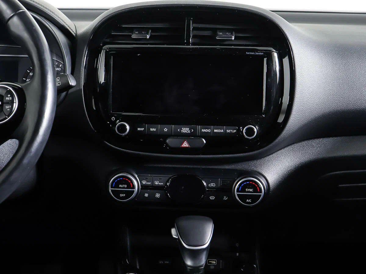 Kia Soul 2021, белый