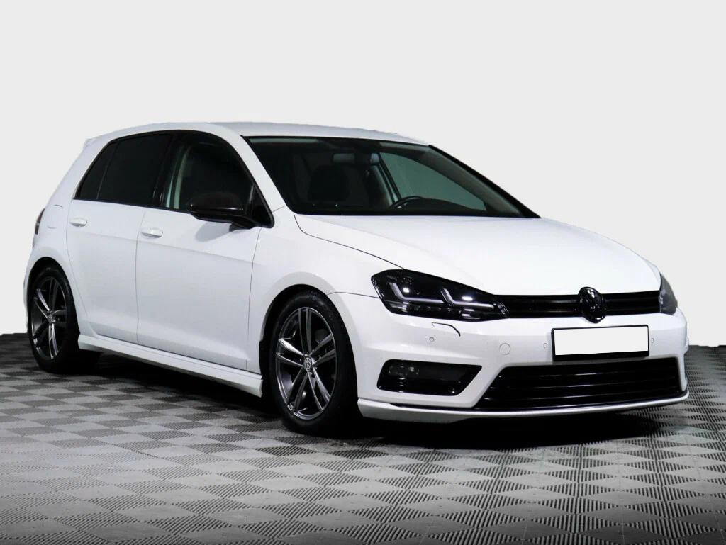Volkswagen Golf 2016, белый