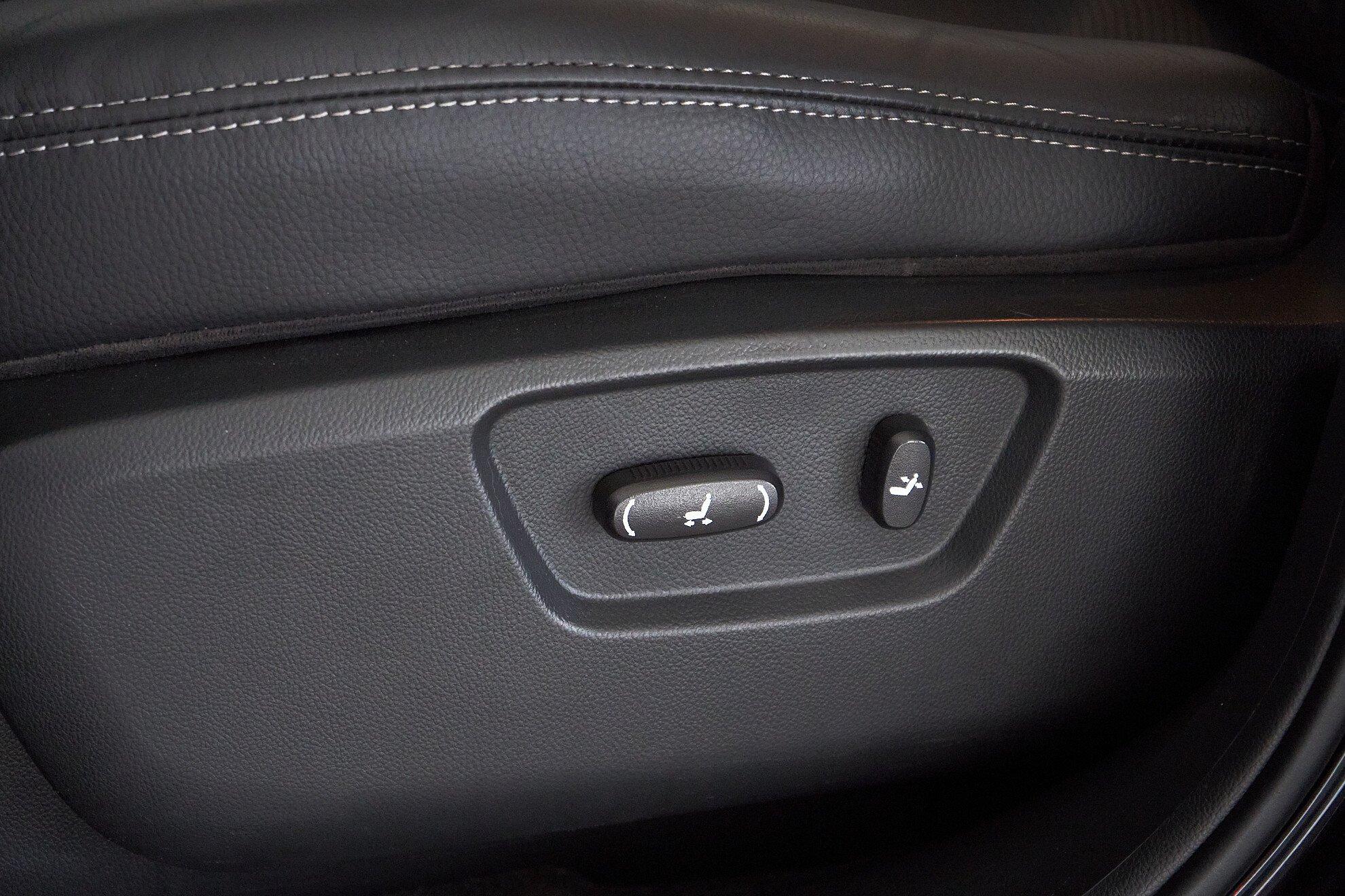 Chevrolet Captiva 2015, черный