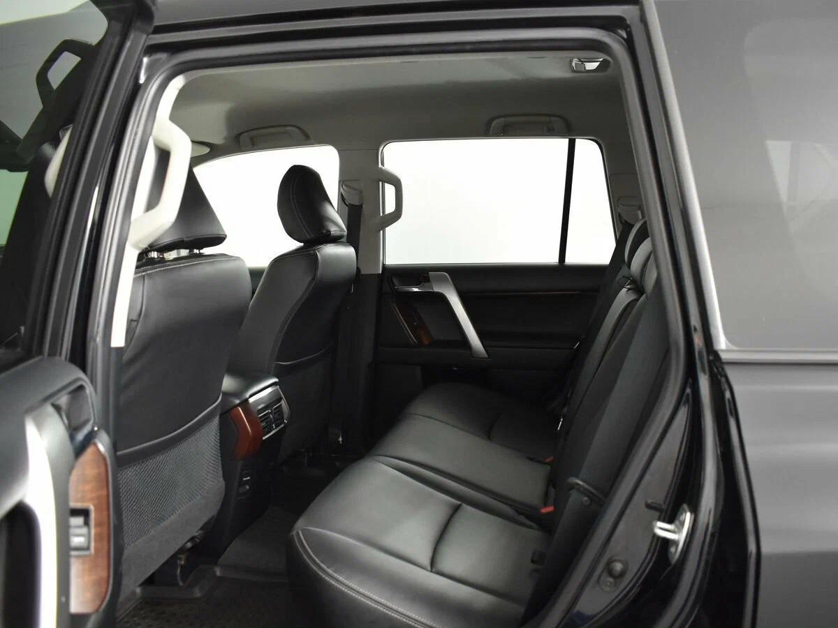 Toyota Land Cruiser Prado 2017, черный